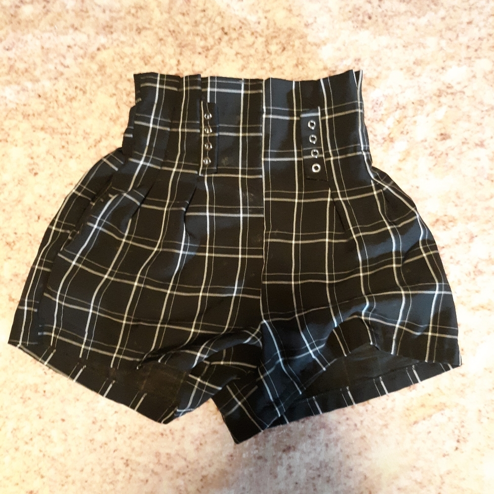 Cute laceup shorts
